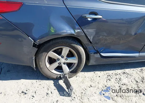 2015 Kia Optima Lx z USA, uszkodzony, nr VIN 5XXGM4A79FG469374